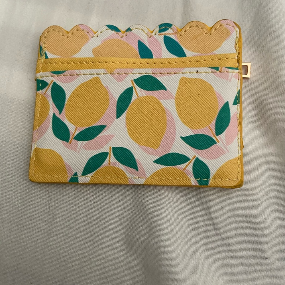 Cute lemon card case!